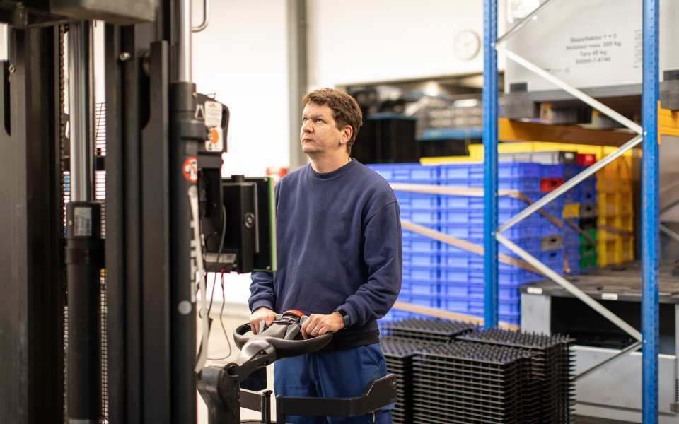 KLT Reinigung in der Hydraulikindustrie