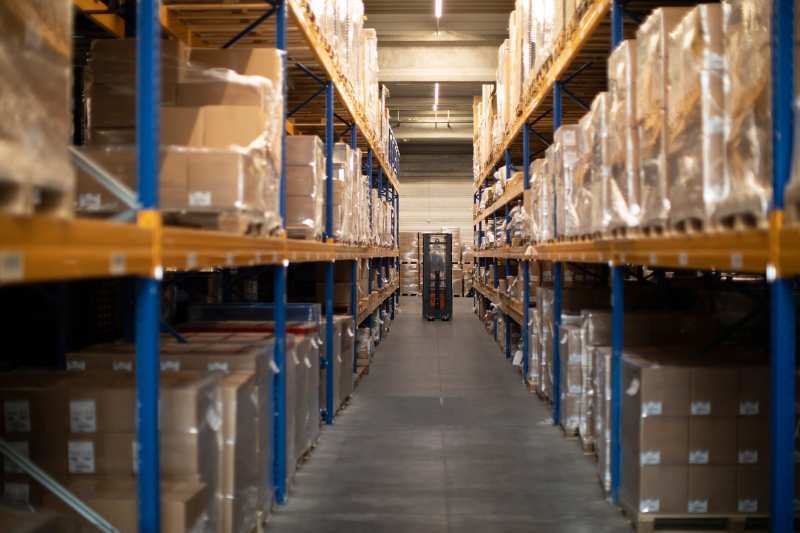 KLT Reinigung in der Logistikbranche